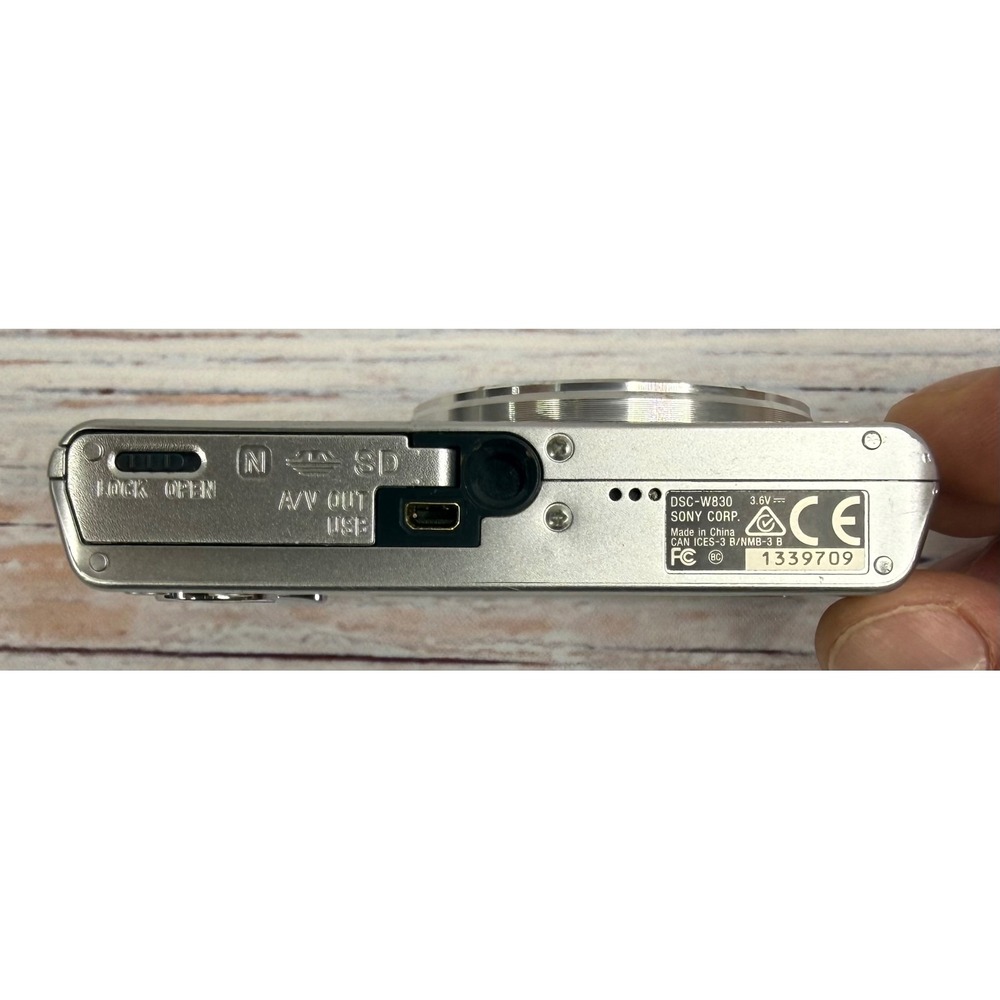 Sony Cyber-shot DSC-W830 Silver Digital Camera 20.1MP 8x Optical Zoom ZEISS Lens - Picture 8 of 11